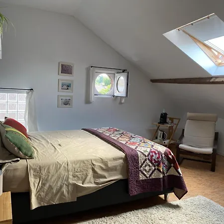 Le Pigeonnier Des Voyageurs Le Pigeonnier Des Voyageurs Aeroport Charleroi Bed & Breakfast 3*